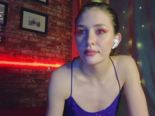 Fancymeee's BongaCams show and profile