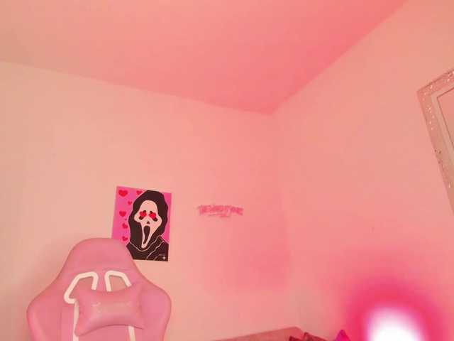 le modèle Sussan-Nicoll est en webcam porno dans un show sur le site bongacams, il possède les tags suivants: Latino/Hispanic,Brunette,Shaved