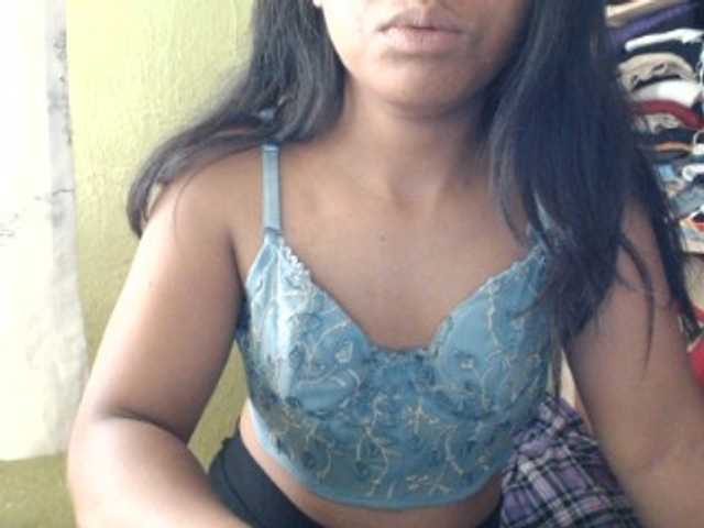 OR- webcam bongacams model stream image