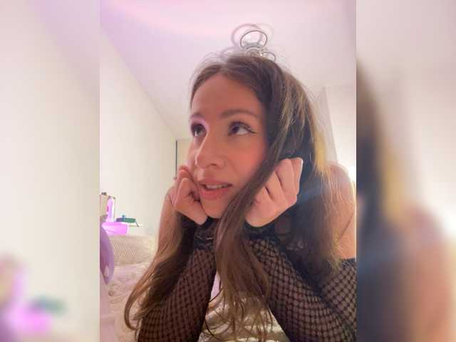 Bonne-Aurore's BongaCams show and profile