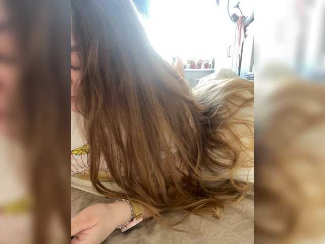 Bonne-Aurore's BongaCams show and profile