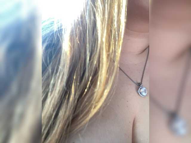 Bonne-Aurore's BongaCams show and profile