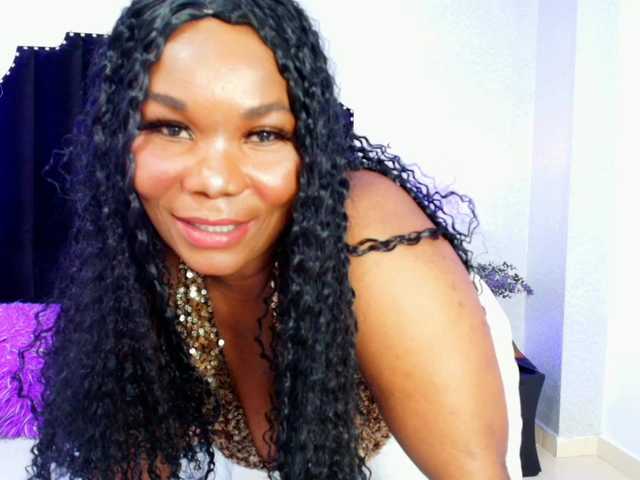 JelanyBankol's BongaCams show and profile