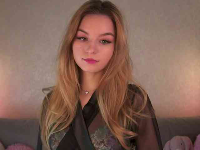 ilittleheara Live Webcam on BongaCams