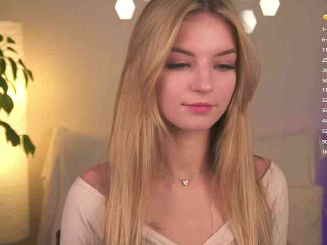 ilittleheara Live Webcam on BongaCams