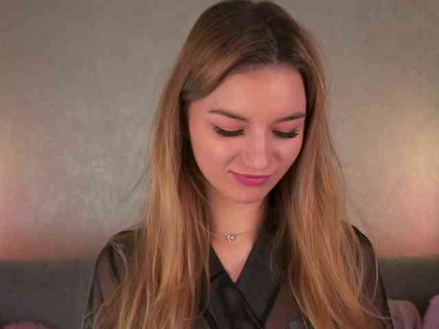 ilittleheara Live Webcam on BongaCams