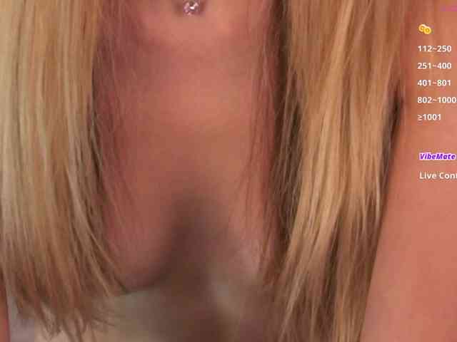 ilittleheara Live Webcam on BongaCams
