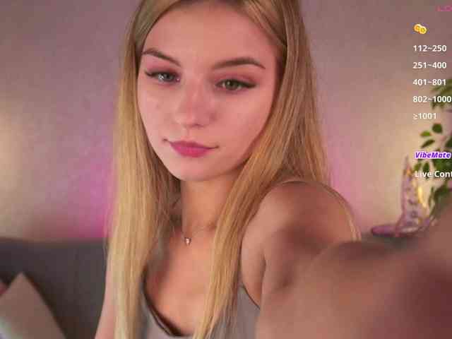 ilittleheara Live Webcam on BongaCams