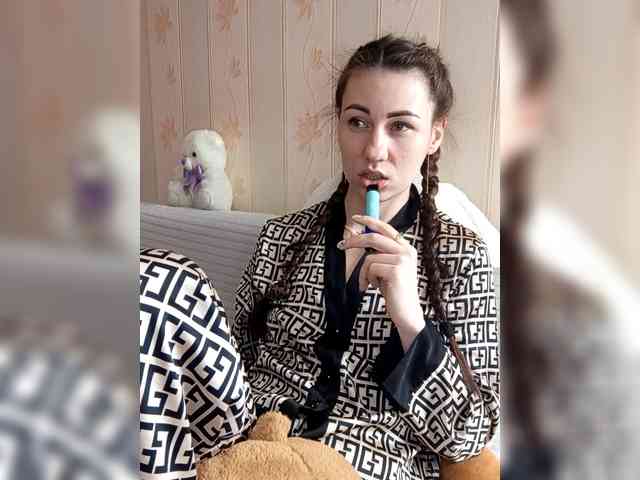 -Kara-mellka- Live Webcam on BongaCams