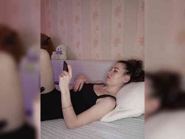 -Feral-Berry- webcam