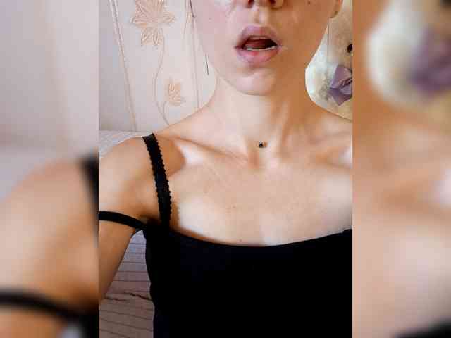 -Feral-Berry- webcam
