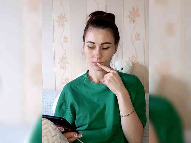 -Feral-Berry- webcam