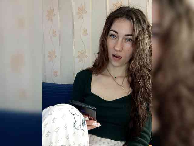 -Feral-Berry- webcam