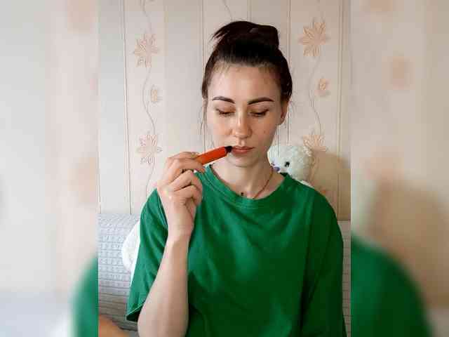 -Feral-Berry- webcam