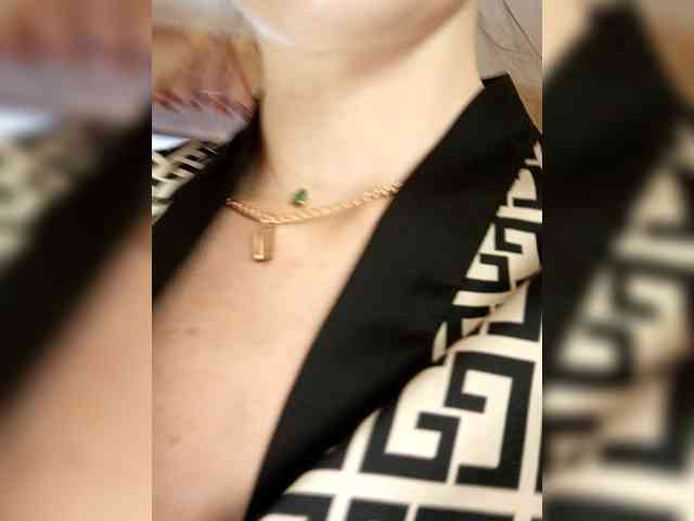 -Feral-Berry- webcam