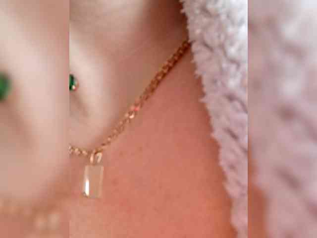 -Feral-Berry- webcam