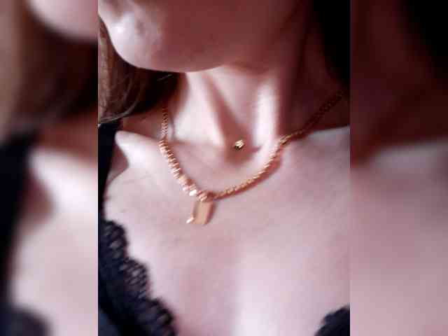 -Feral-Berry- webcam