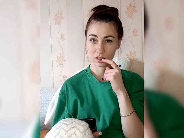 -Feral-Berry- webcam