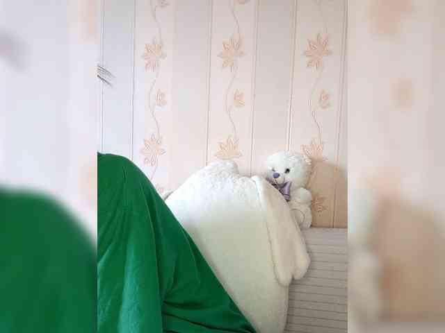 -Feral-Berry- webcam