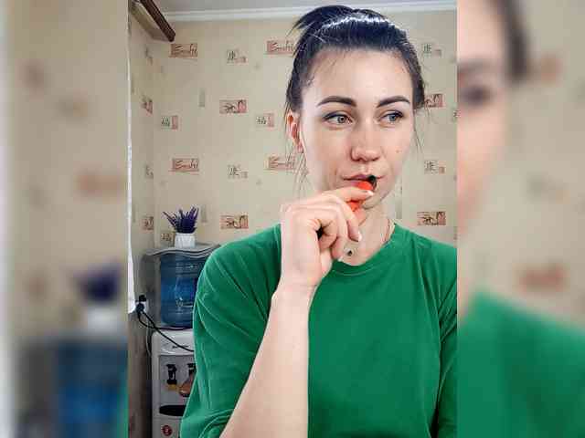 -Feral-Berry- webcam