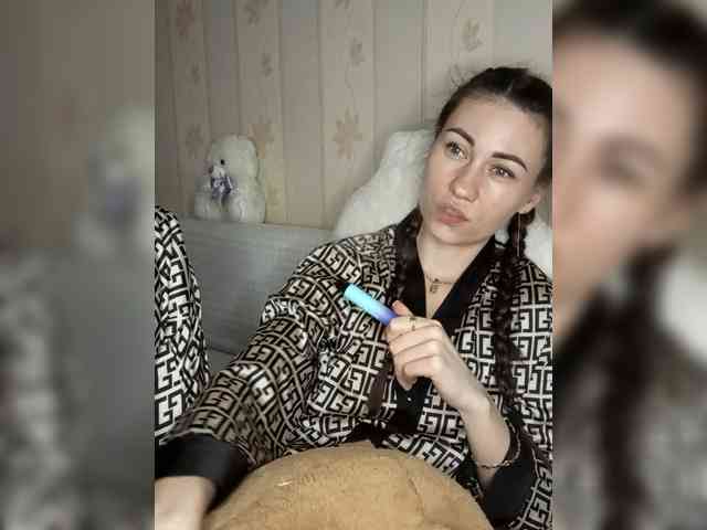 -Feral-Berry- webcam