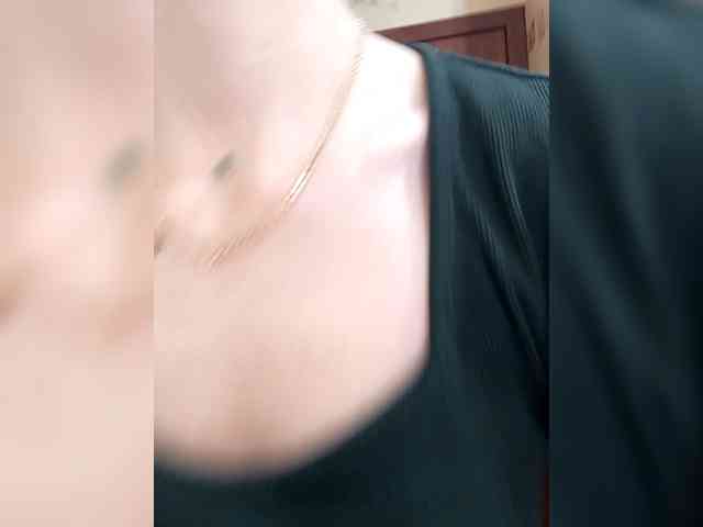 -Feral-Berry- webcam