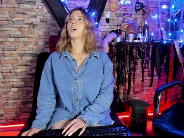 lukis01-luna0's BongaCams show and profile