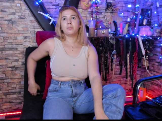 lukis01-luna0's BongaCams show and profile