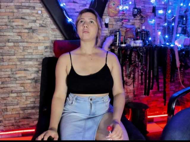 lukis01-luna0's BongaCams show and profile