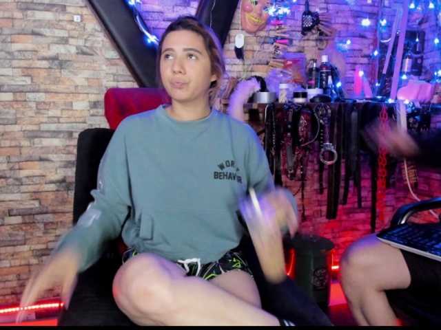 LunaLukisBdsm webcam