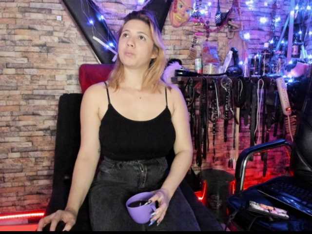 lukis01-luna0's BongaCams show and profile