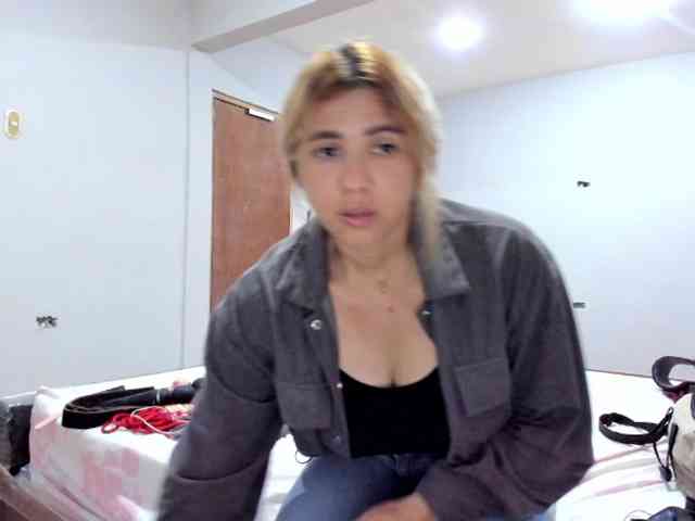 LunaLukisBdsm webcam