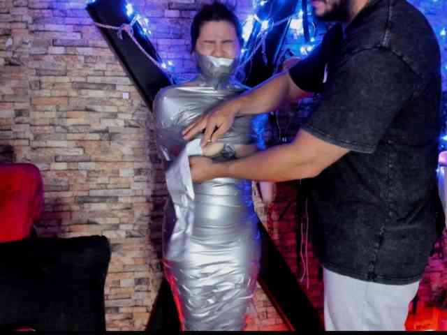 LunaLukisBdsm webcam