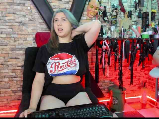 LunaLukisBdsm webcam