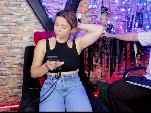 luna_lukis-1324 webcam