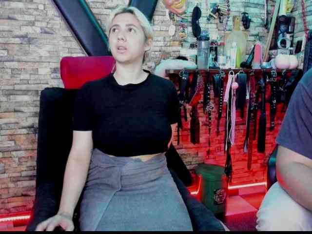 LunaLukisBdsm webcam