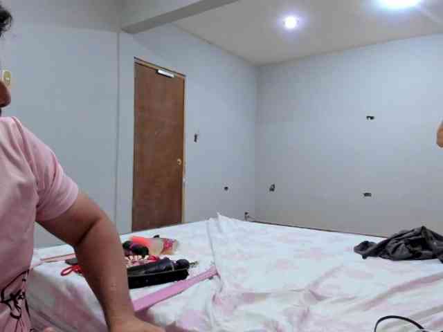 LunaLukisBdsm webcam