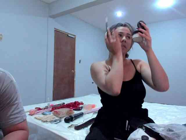 LunaLukisBdsm webcam