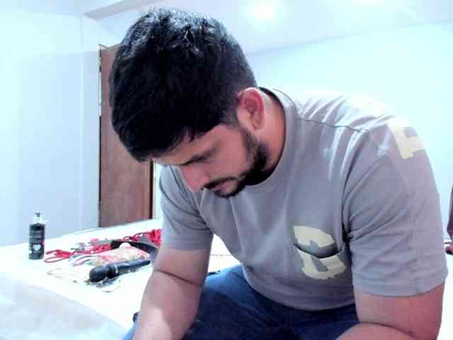 LunaLukisBdsm webcam