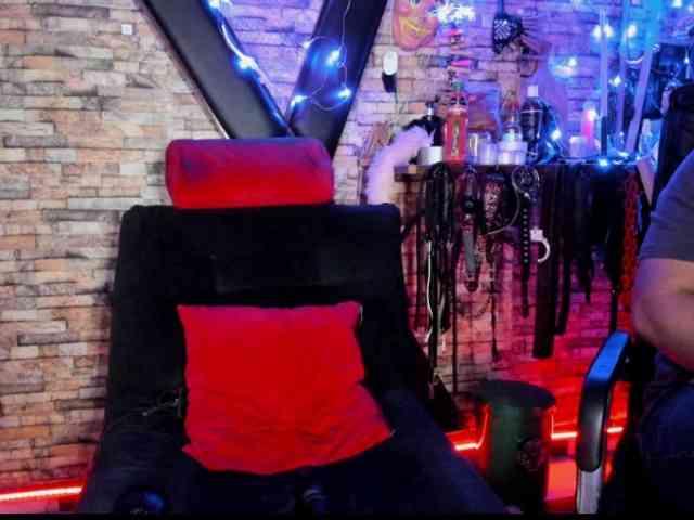 luna_lukis-1324 webcam