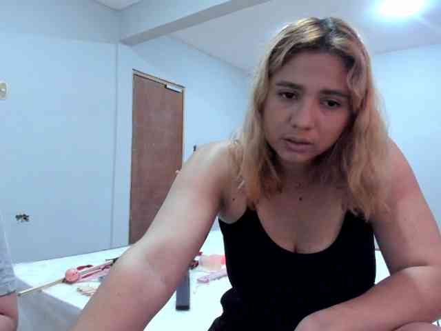 LunaLukisBdsm webcam