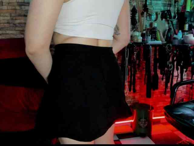 LunaLukisBdsm webcam