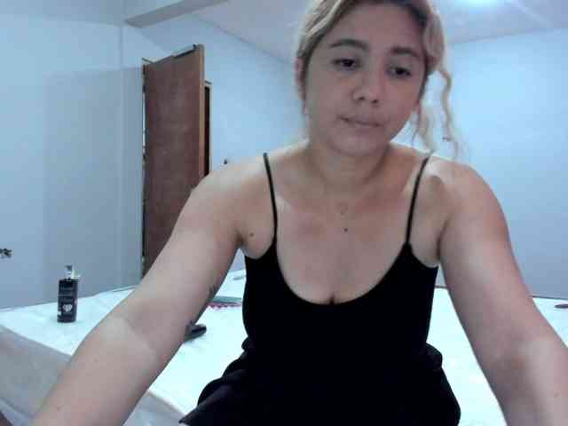 LunaLukisBdsm webcam