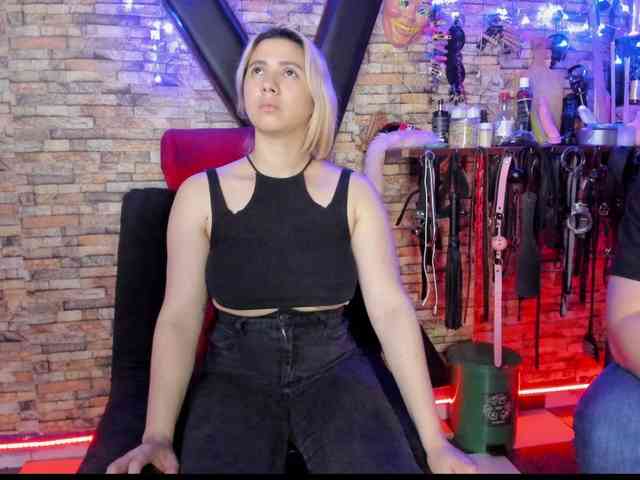 LunaLukisBdsm webcam