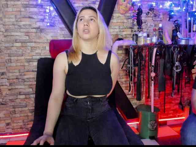 LunaLukisBdsm webcam