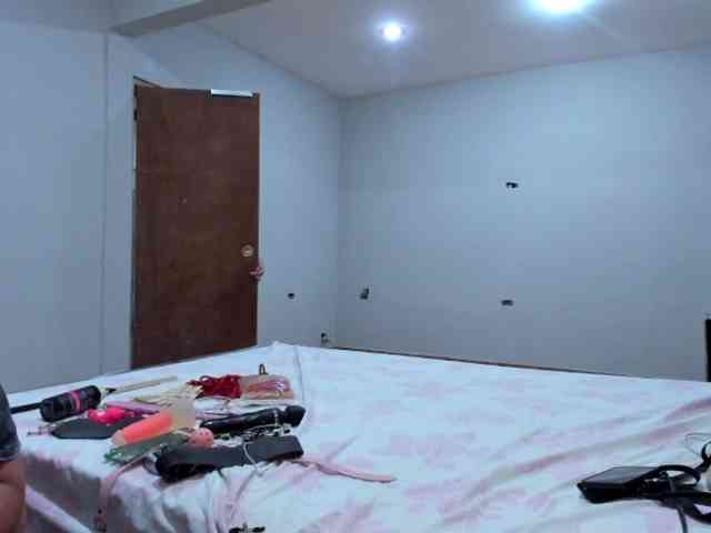 LunaLukisBdsm webcam