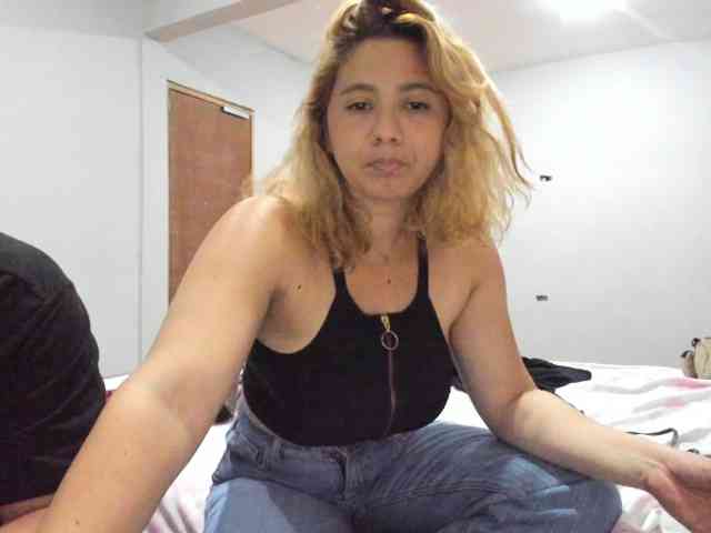 LunaLukisBdsm webcam