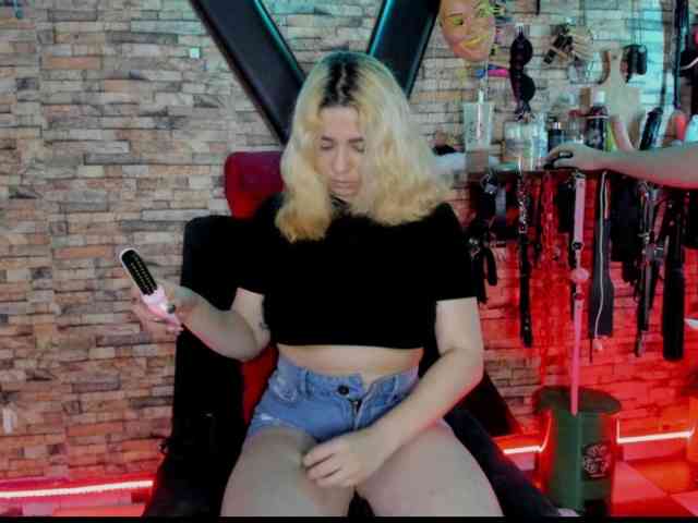 lukis01-luna0 Live Webcam on BongaCams