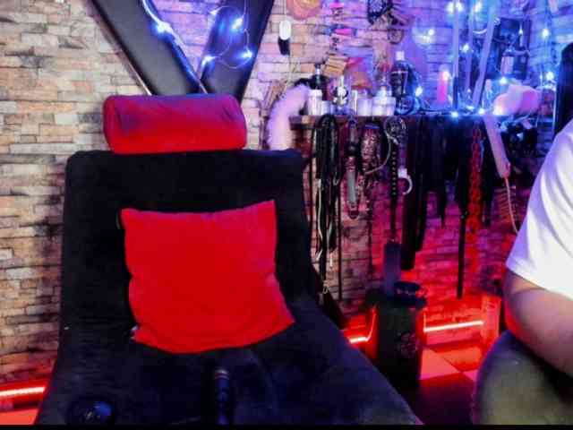 luna_lukis-1324 webcam