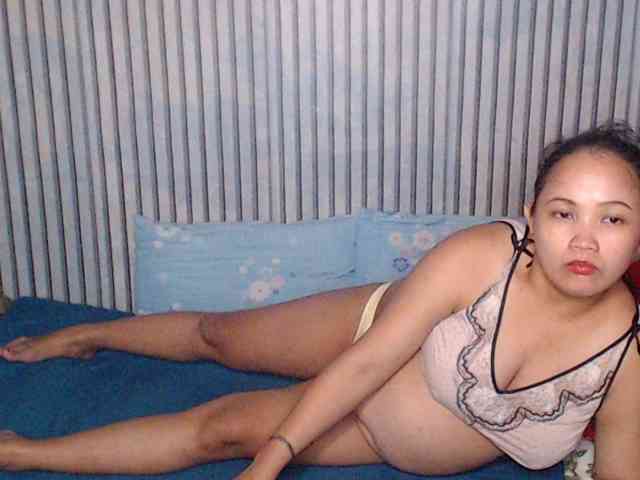 ladynakedpusy webcam
